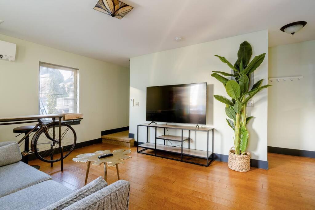 Stay Portland Collection - Color Splash Apartment In The Heart Of Portland Exterior photo