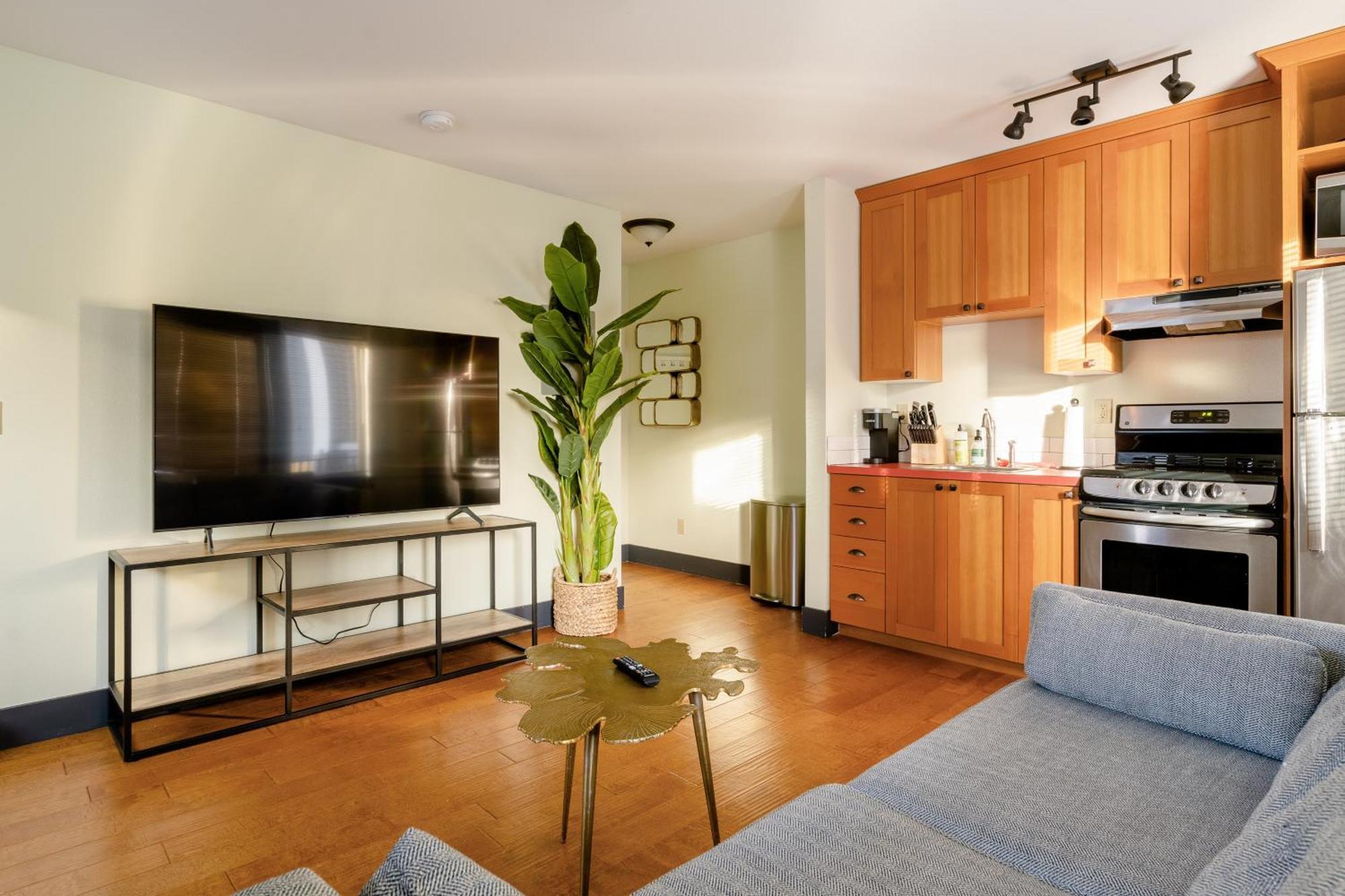 Stay Portland Collection - Color Splash Apartment In The Heart Of Portland Exterior photo